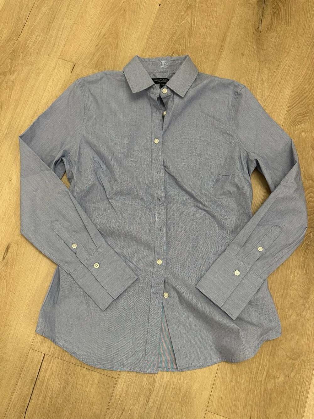 Banana Republic Riley Tailored Fit Shirt Size 4 Petite Blue Micro Stripe